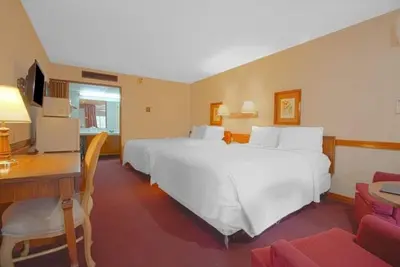 Image de Stay Queen Room, Parking Included, Pet Friendly, Near Joe’s