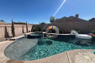 Image de Walk to Coachella! | Indio Dessert Retreat- Pool- Spa-4br