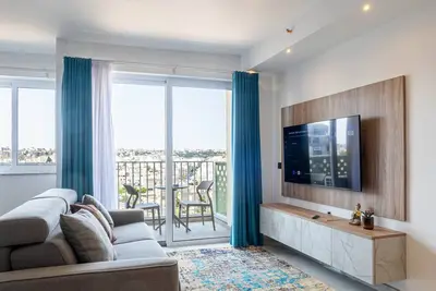 Image de City Centre St. Julian's 1br Apartment - 4 Guests
