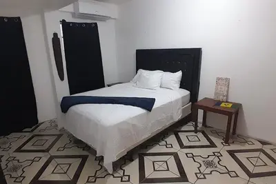 Image de 5 mins walk from Kingstown! Private 1-bedroom apartment with Ac. Pet-Friendly!