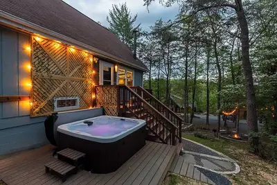 Image de Hot Tub - Game Room - Theater - Fire Pit - Pet Friendly - Close to Bryce Resort