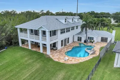 Image de Riverfront Family Pool/Spa Game Rm 8bd/5. 5ba 20ppl