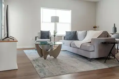 Landing | Amazing 2bd, Courtyard, Gym