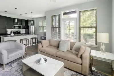 Image de Landing | Incredible 2bd, Pool, Gym