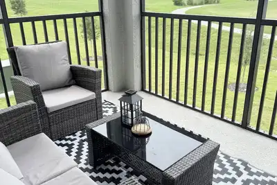 Image de Beautiful 3-Bed Resort Style Furnished Condo with Golf Membership Available! ! !