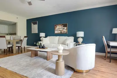 Image de Landing | Stylish 2bd, Clubhouse, Gym