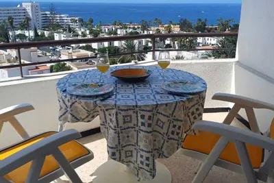 Image de Apartment 5 minutes from the beach and stunning ocean views.