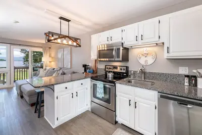 Image de Lake Winni Waterfront Condo