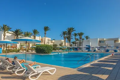 Image de Primavera ocean apartament residence pool(10 minutes from the airport)