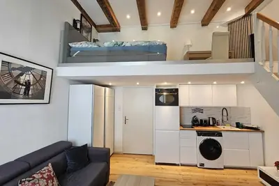 Image de Stylish studio apartment on two levels in the heart of Grinzing