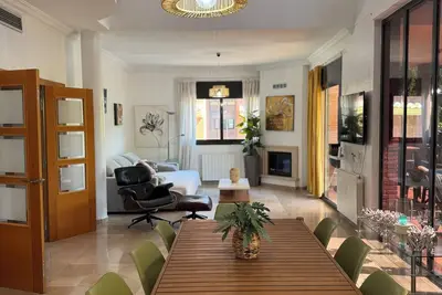 Image de Villa Ideal for families or groups of friends, pool and whirlpool bbq -centro salou