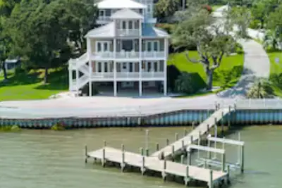 Image de Waterfront home with ocean views and walk to Downtown Swansboro