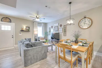 Image de Modern Townhome 2br/2. 5 Bath in gated community in the heart of Manchester