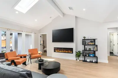 Image de Upscale 4br/3br• Heated Pool, Outdoor Bbq&Patio•Putting Green+Fire Pit+Dt 15min