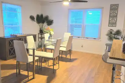 Image de Spacious and Centrally located home