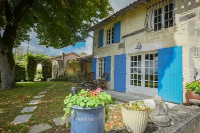 Image de Maison familiale avec piscine privé et toboggan