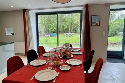 Image de Maison de campagne \"Les Vikings\" dans un écrin de verdure.