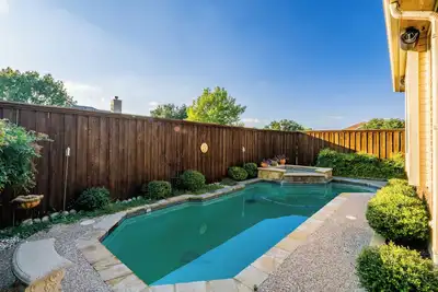 Image de 1 Story Retreat w/ Heated Pool