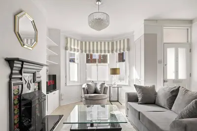 Image de 20% Off | Modern 4br Home | Windsor Castle