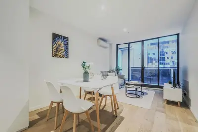 Image de Stylish Inner-Mel 2br2ba apt with Parking Gym Pool