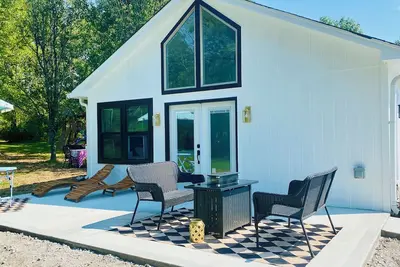 Image de Golden Grove Studio Cottage – Luxury Bath & Fire pit. Franklin Fall Escape