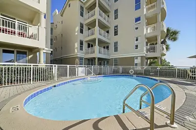 Image de Miramar Beach 204 - Quatre Chambres Villa, Couchages 12