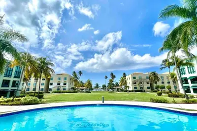Image de Aquatika Beach Retreat Pent House- Pools, Beach, and Rooftop Views near San Juan