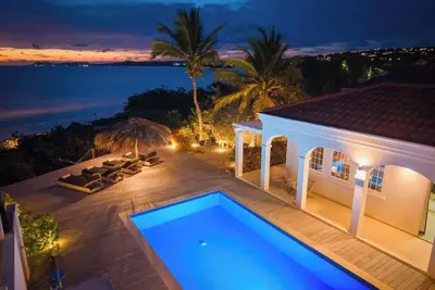 Image de Stunning Oceanfront Vacation Villa with Private Pool and Beach Access