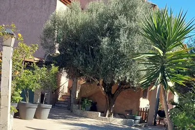 Image de logement T1 dans villa proche de la mer
