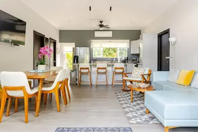 Image de Surfer`s Oasis Pool Villa The Point Playa Avellana