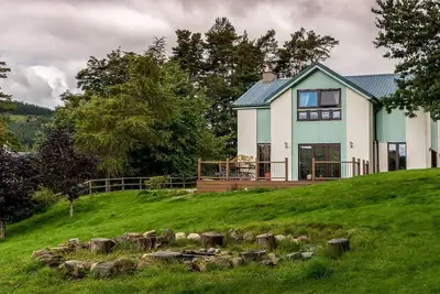 Image de Gulabin House -  a house that sleeps 12 guests  in 5 bedrooms