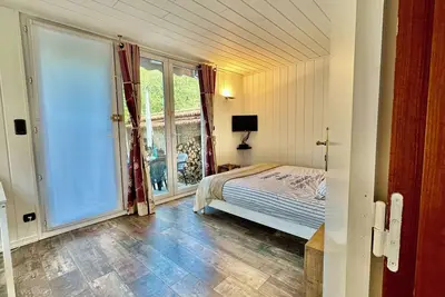 Image de Studio du Bourgneuf à  Chartres, avec terrasse, jardin et piscine