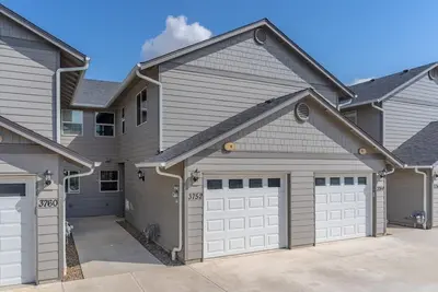 Image de Flexible Extended Stay 3br - Spacious + Fireplace + Patio