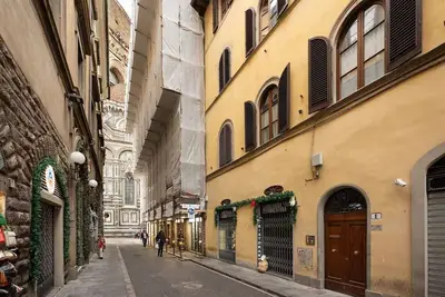 Image de Unrivalled Views of the Duomo – In the Heart of Florence's Historic Centre\"
