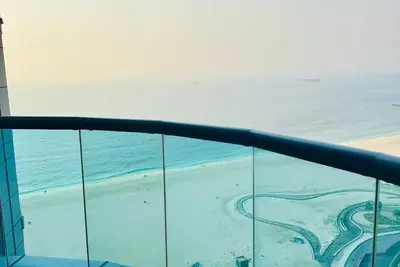 Image de Beachfront 2br Apartment with Stunning Sea View