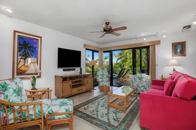 Image de Walk to Waves, Snorkeling, Pool - Elua 1501