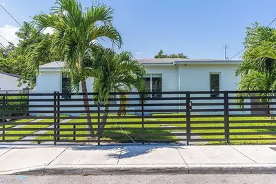 Image de 4-bedroom house in marvelous Miami with Ac