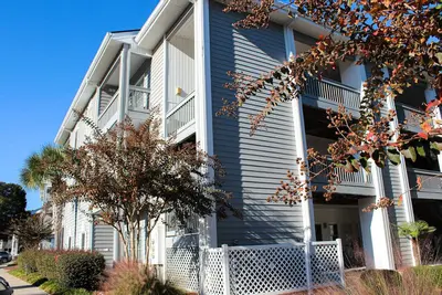 Image de The Jr. Suite at 205 Royal Poste Rd.