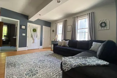 Image de Cozy Main Street Flat