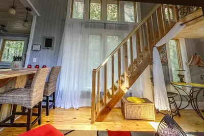 Image de Stay for New Years- Snow Birds Welcomed Sleeps 2