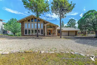 Image de Heaven Sent: large family home w/ Game Room, Hot Tub, Pet Friendly