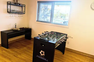 Image de Spacious Retreat, Near Downtown|Airport|University