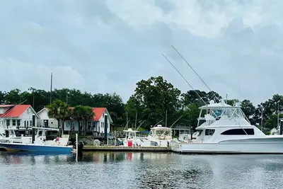 Apartment with Dockage-Georgetown waterfront