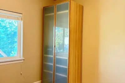 Image de 2 Beds / 1 bath upgraded modern lower level home in Nw Portland