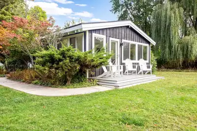 Image de New Listing! Lake Michigan Getaway, Pet Friendly