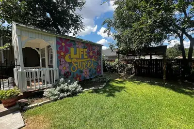 Image de Walk to Eats & Shops • Decatur Courthouse View