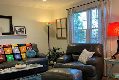 Image de Location-Explore-Relax-Work! \n~Serene~ Forest Views