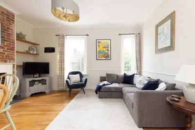 Characterful City Maisonette for 4