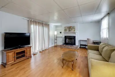 Image de Home 6 Mi to Show Place Arena! Easy Commute to Dc