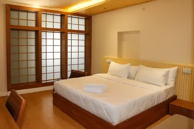 Image de Brookfield—Unwind, reflect & rest at our homestay—central yet quiet by a brook.